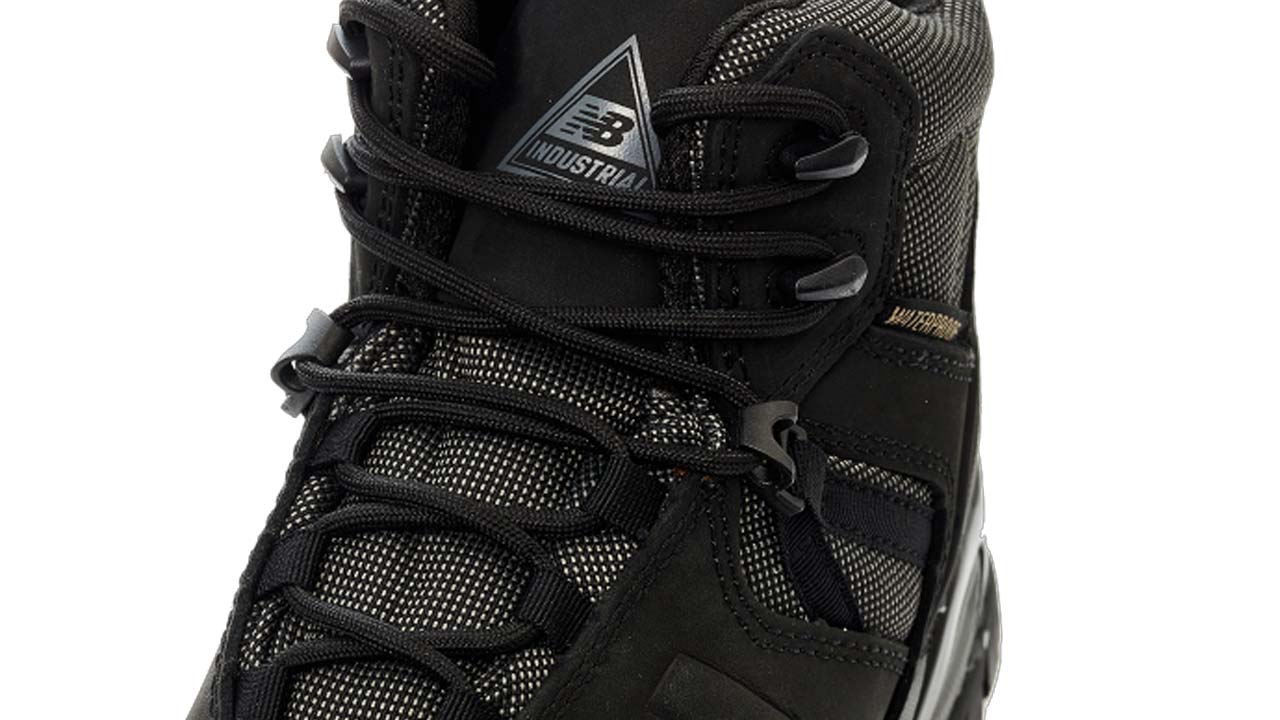 Sort sikkerhedsstøvle med snøreluk