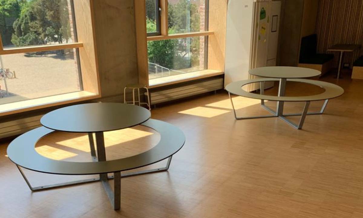 Slidstærkt bambusgulv i institution