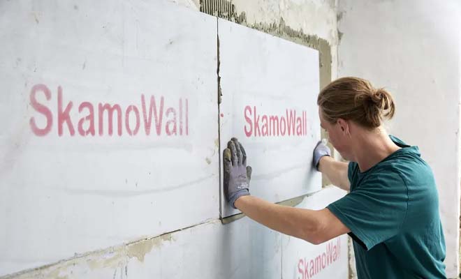 Montering af Skamowall plader p&aring; mur