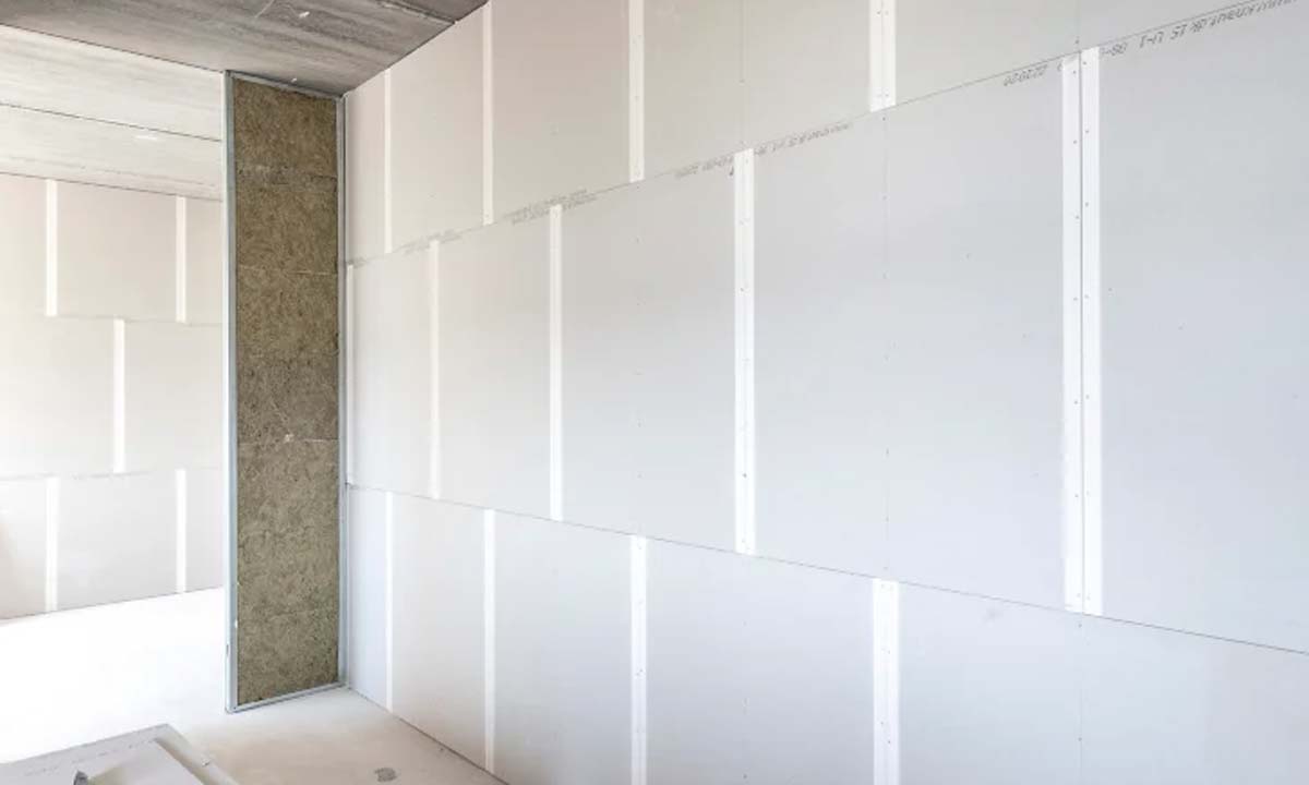 Skillevæg med spartel og armeringstape