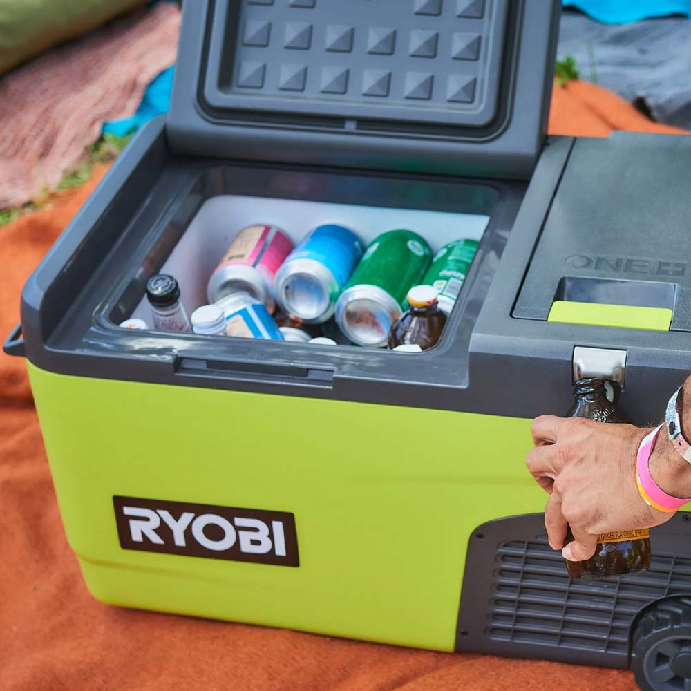 Ryobi K&oslash;leboks til bilferie, campingferie og friluftsliv