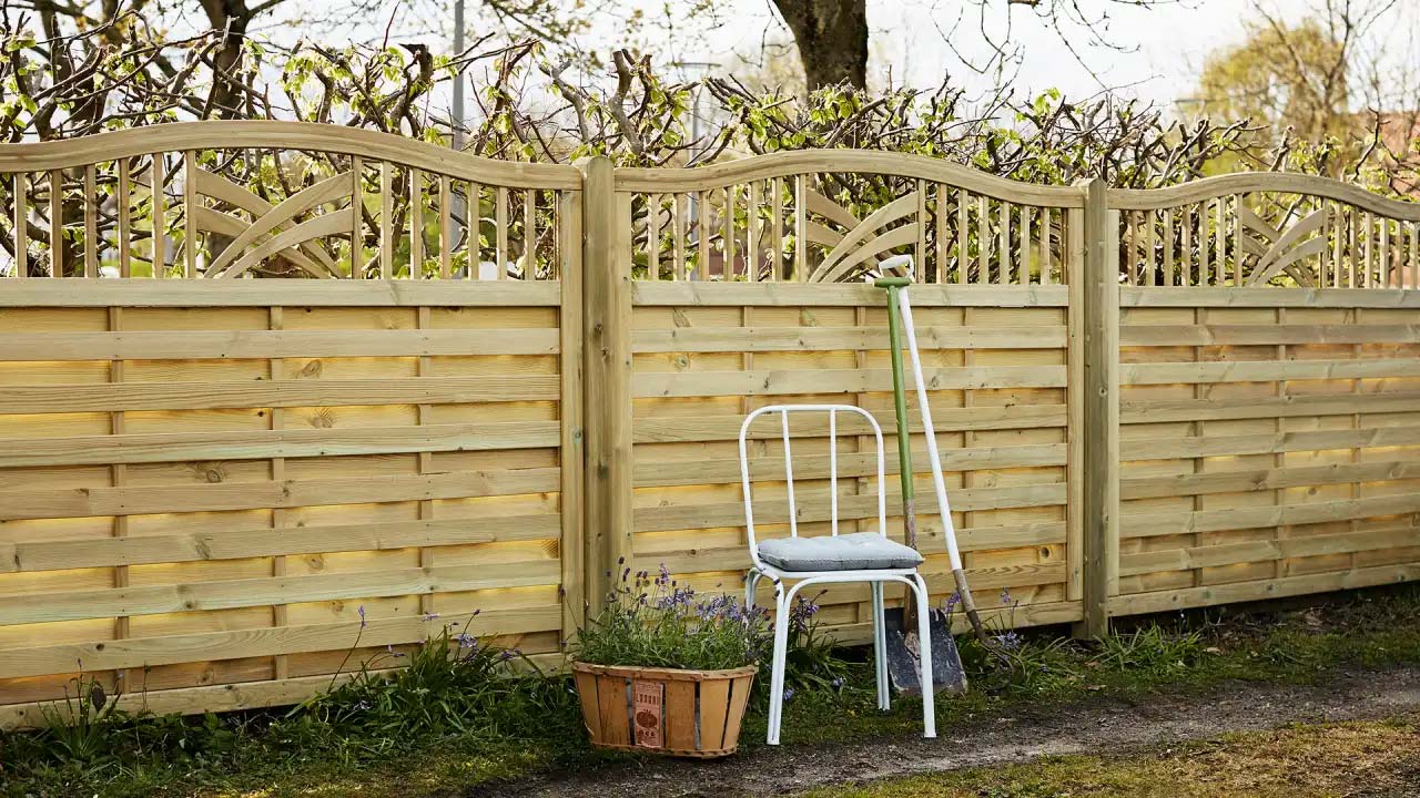 Opsætning og pris på lamelhegn