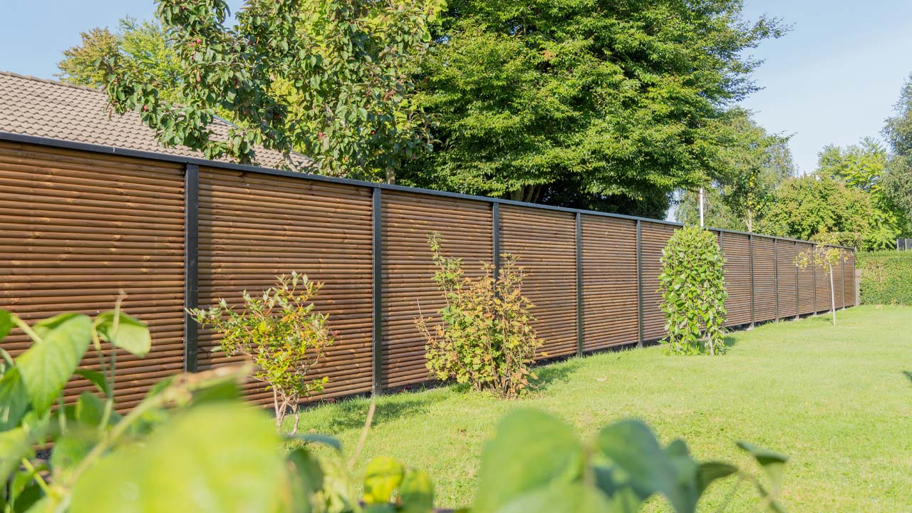 Opsætning og pris på raftehegn og rundstokkehegn