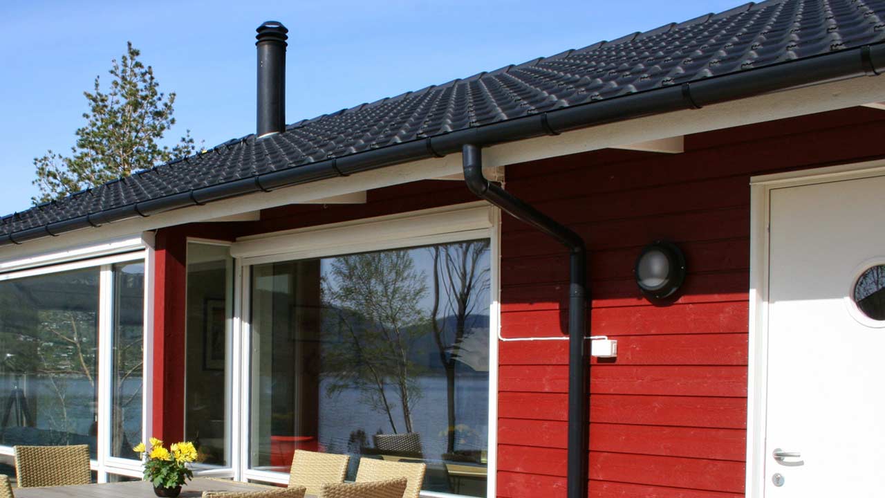 bredt sortiment i Plastmo tagrender