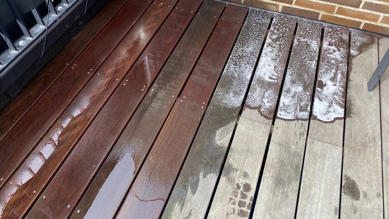 Rengøring af terrassebrædder