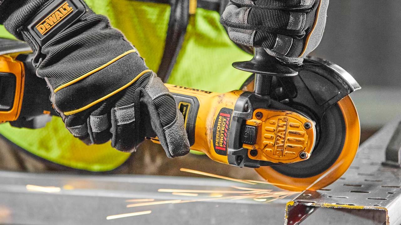 DEWALT vinkelsliber skærer i metal