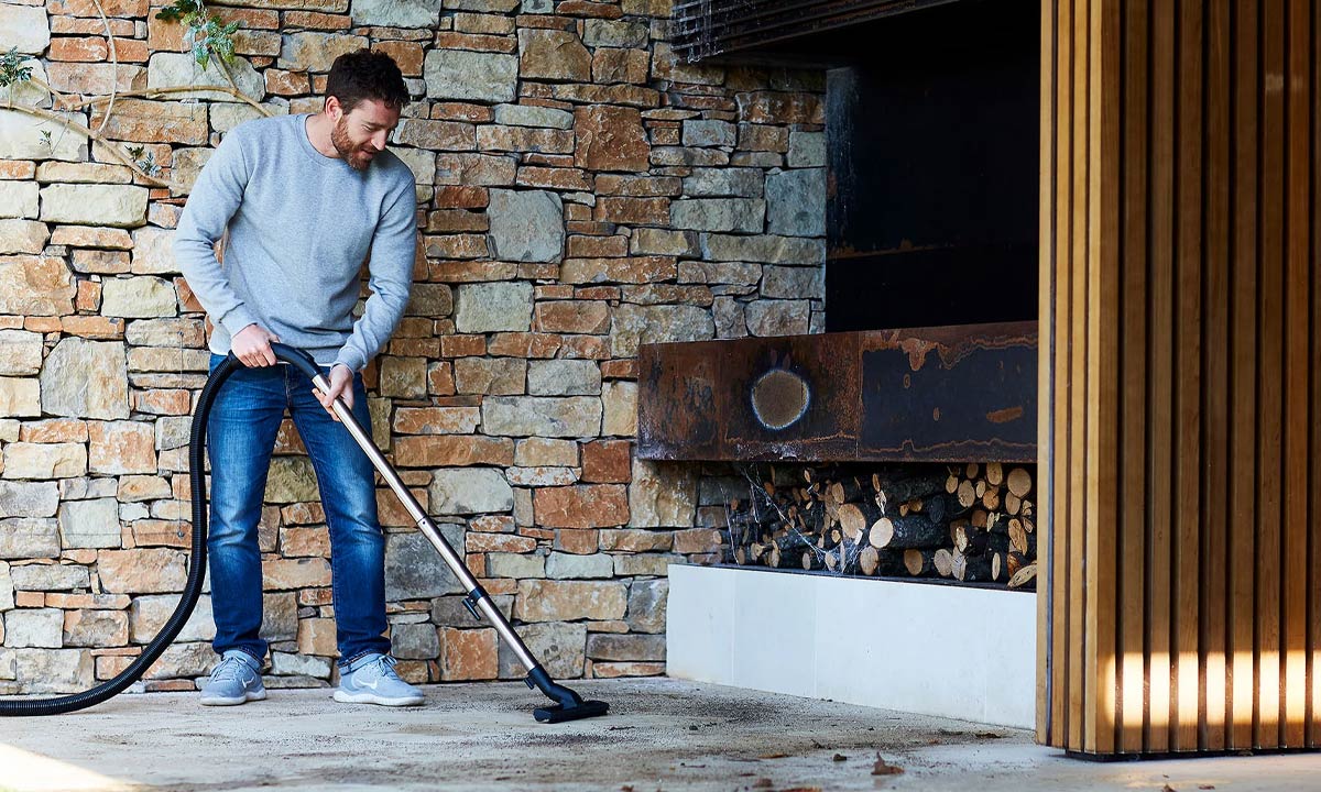 Nilfisk støvsuger til udendørs rengøring