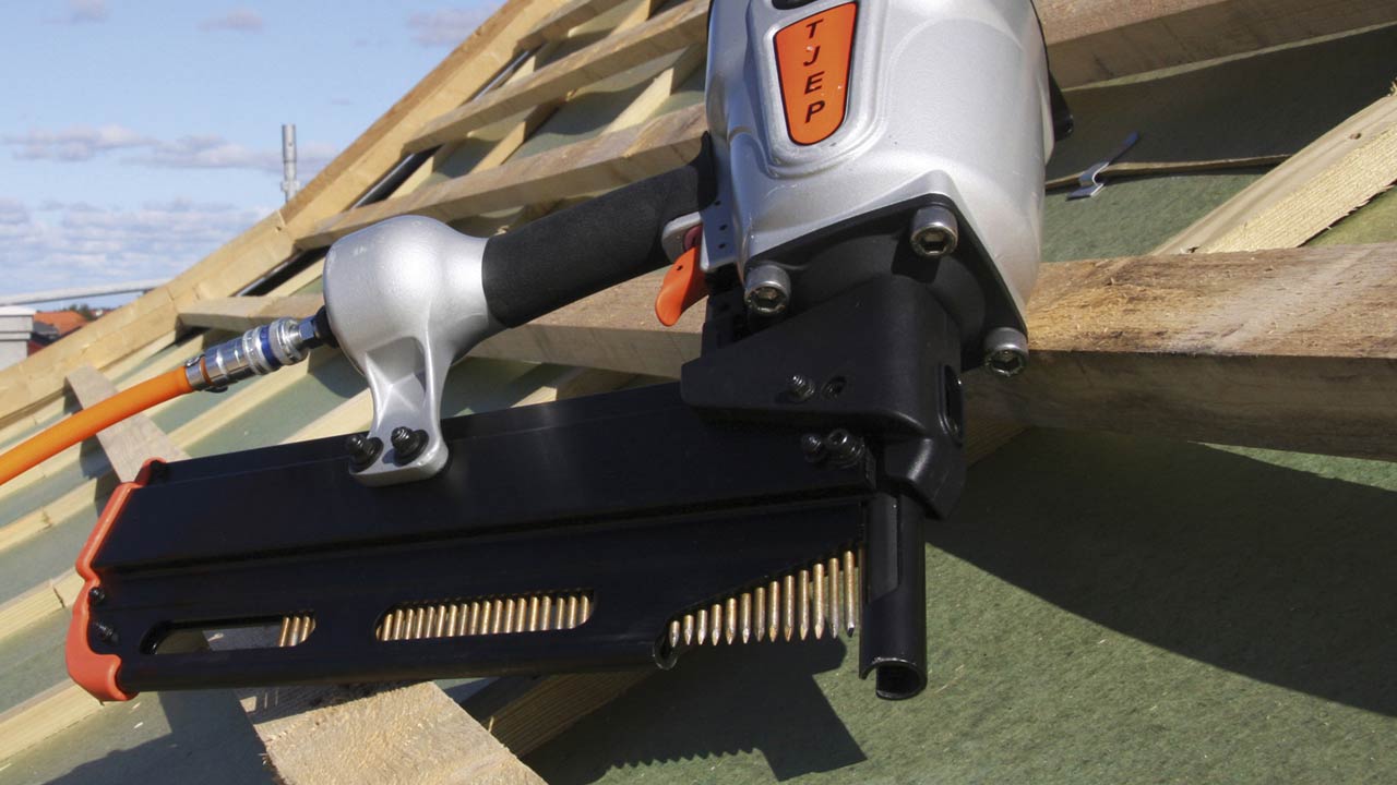 Tjep sømpistol gør det let