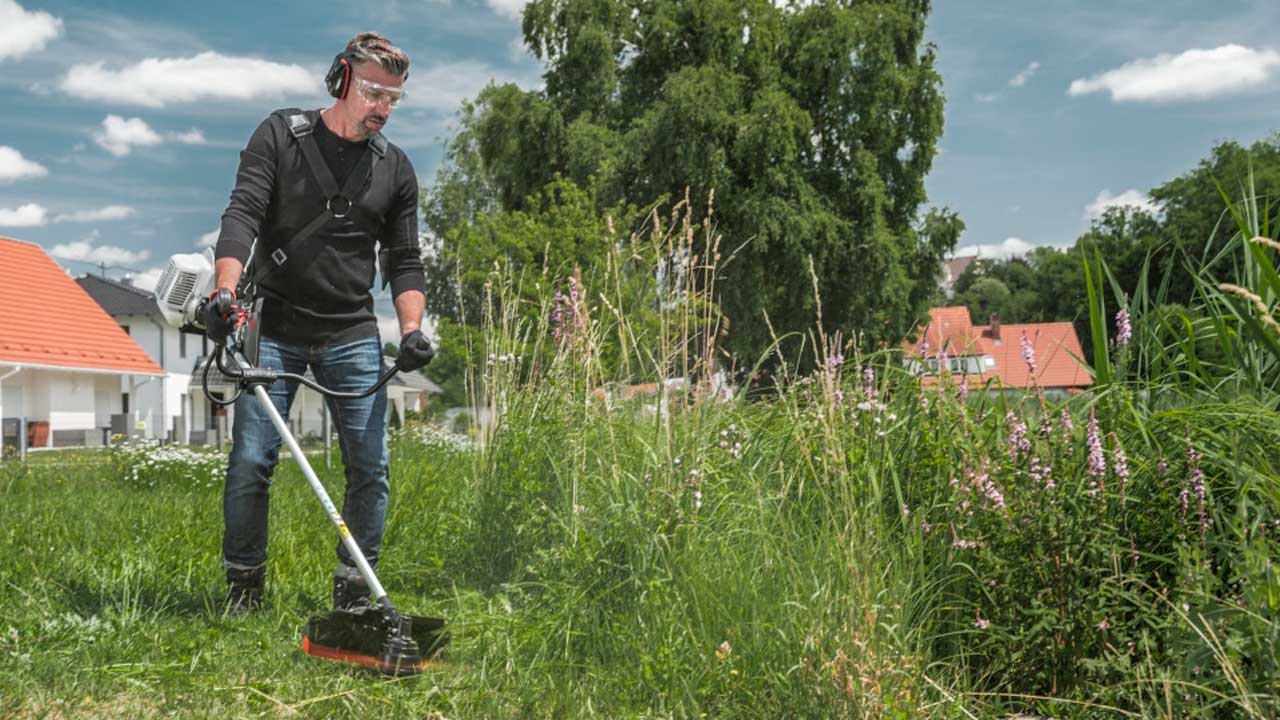 AL-KO Buskrydder fjerner krat