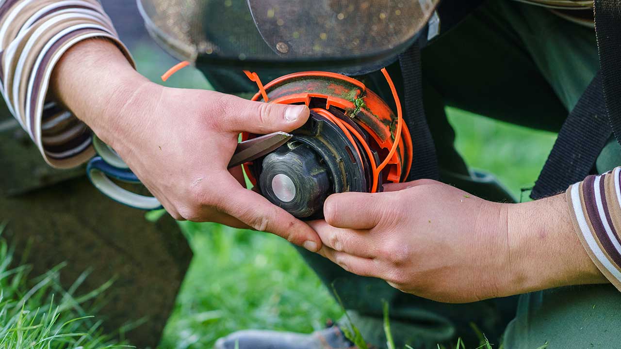 Batteri græstrimmer med tråd eller med klinge