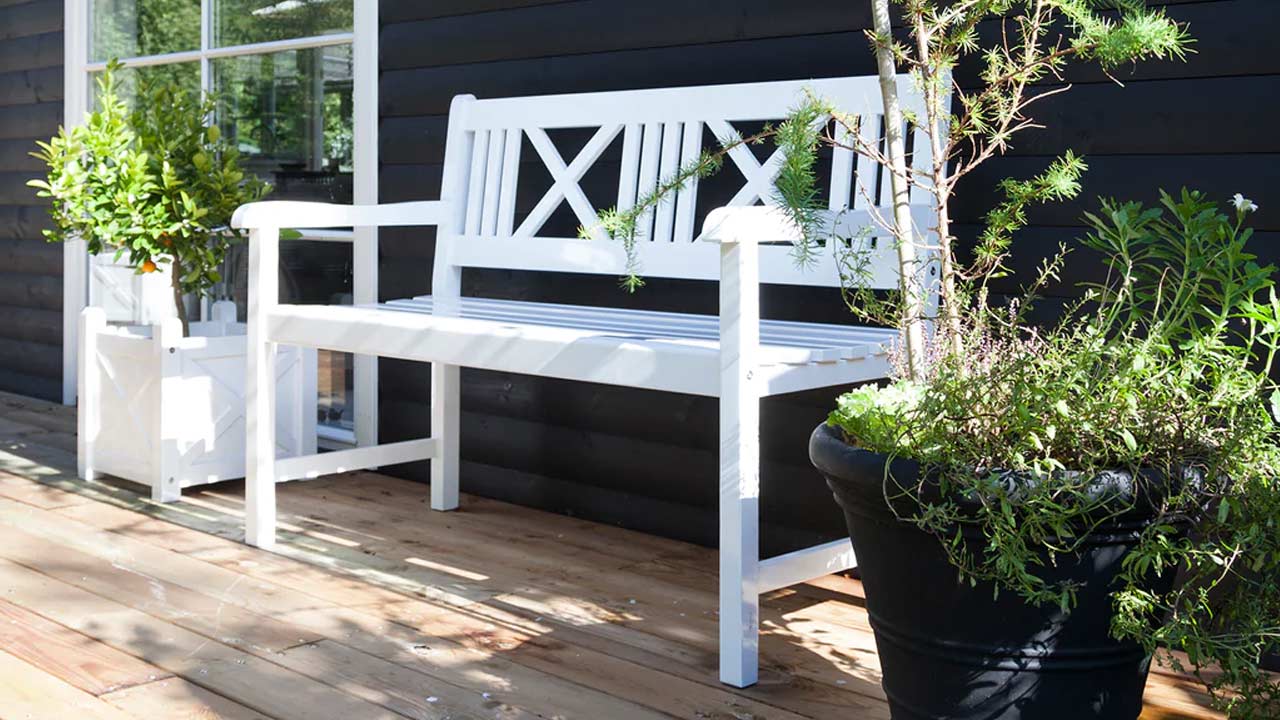 Cinas havestole og havebænke hos Bygma