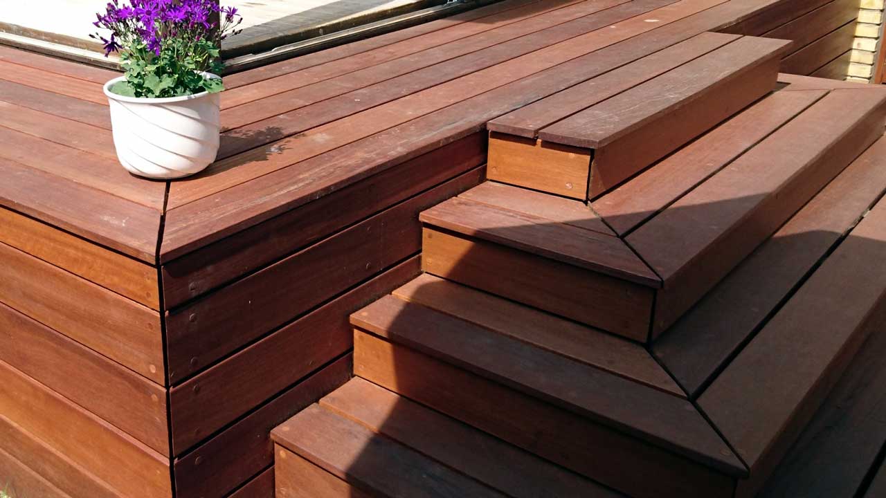 Terrassebrædder i hårdttræ