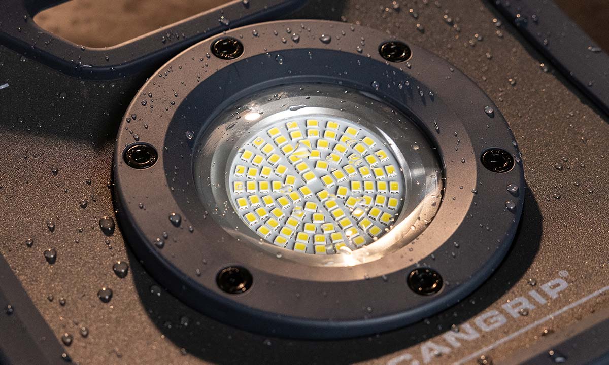 Scangrip arbejdslampe tæt på