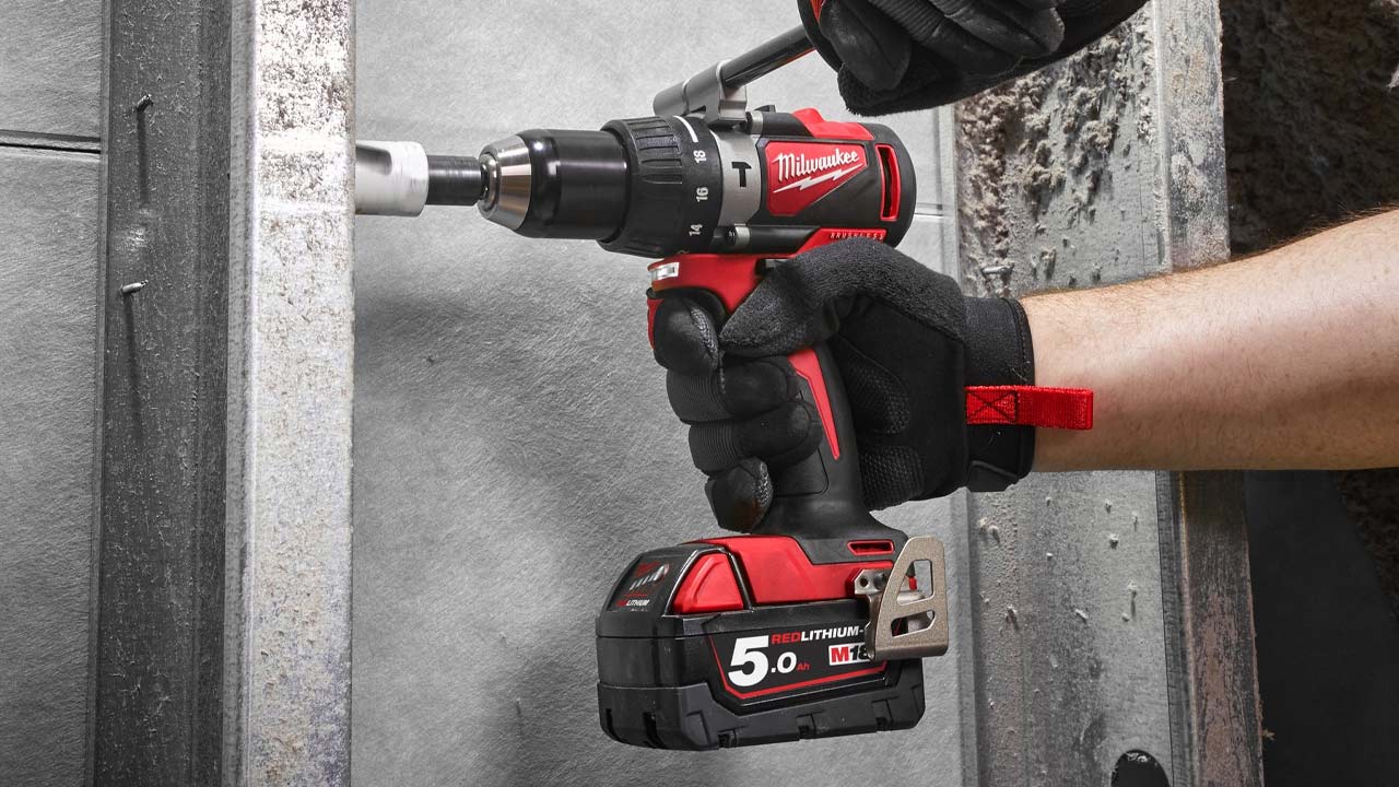 Milwaukee slagboremaskine borer i beton